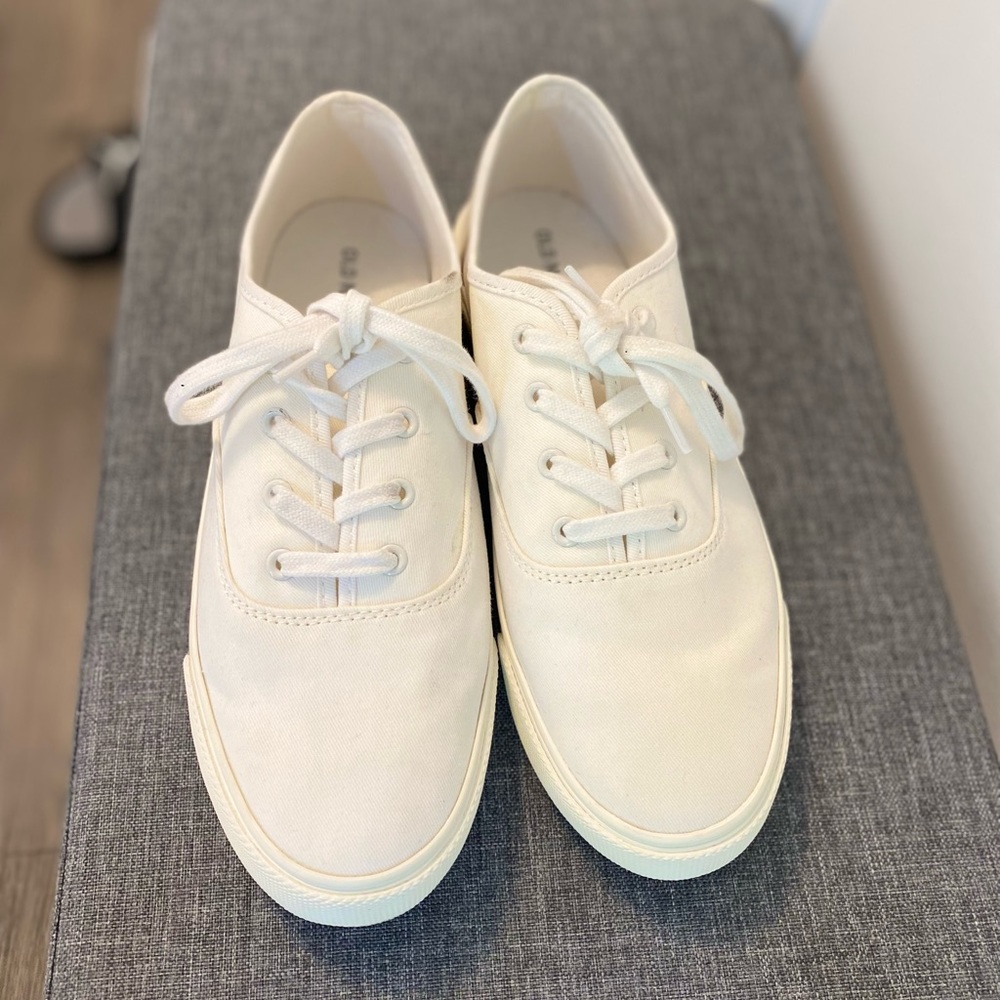 All White Casual Sneakers